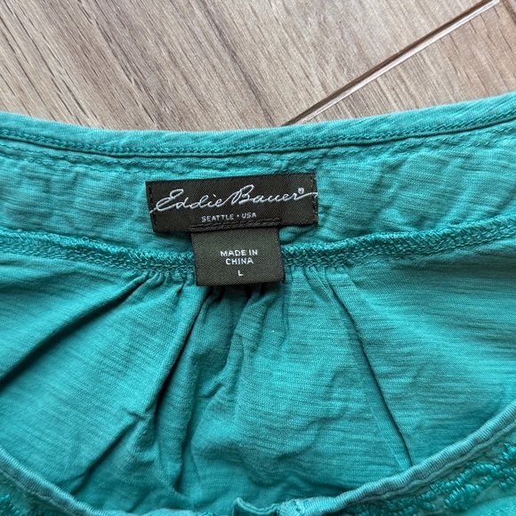 EDDIE BAUER Short Sleeve Green Embroidered Print Design Button Decor Blouse - Picture 2 of 4